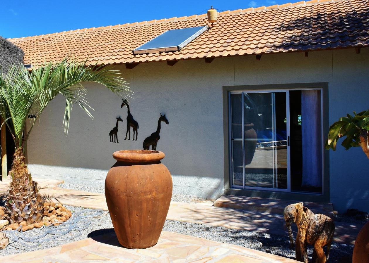 Kamaku Guesthouse Cc Otjiwarongo Exteriér fotografie