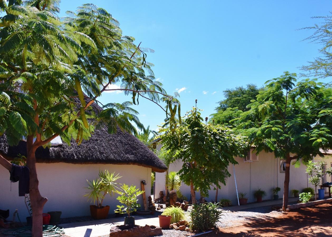 Kamaku Guesthouse Cc Otjiwarongo Exteriér fotografie