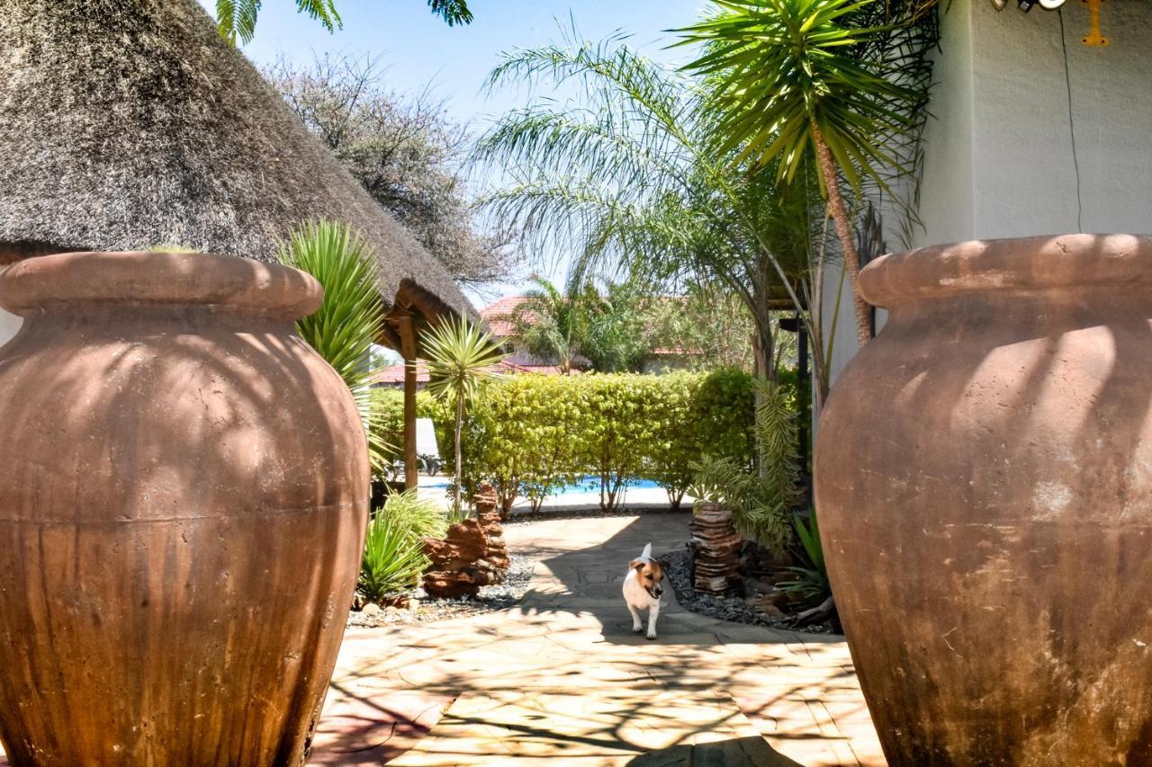Kamaku Guesthouse Cc Otjiwarongo Exteriér fotografie