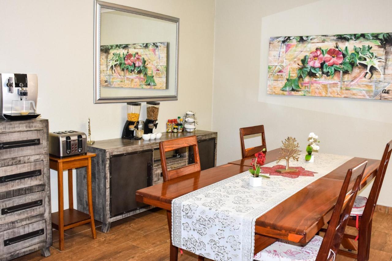 Kamaku Guesthouse Cc Otjiwarongo Exteriér fotografie